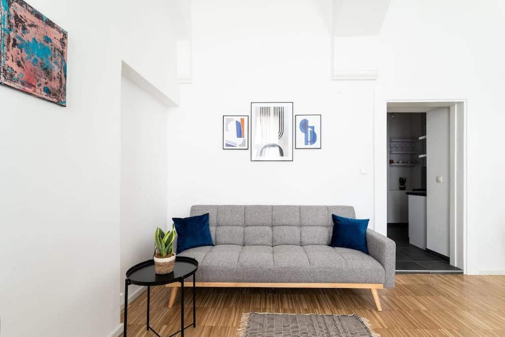 Neat Studio Steps To Center By Hm Wien Exterior foto